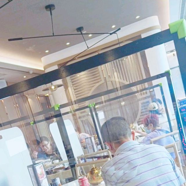深水埗新商場 V WALK 和平飯店 , 午餐物超所值！