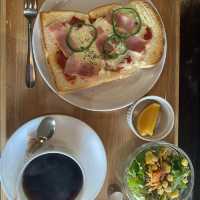 東海市のお洒落なカフェでで美味しいモーニング