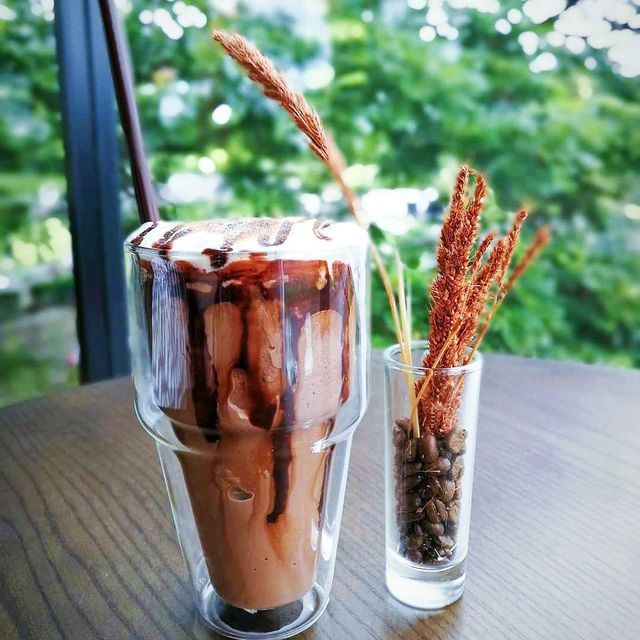 เดอย่า คาเฟ่ 