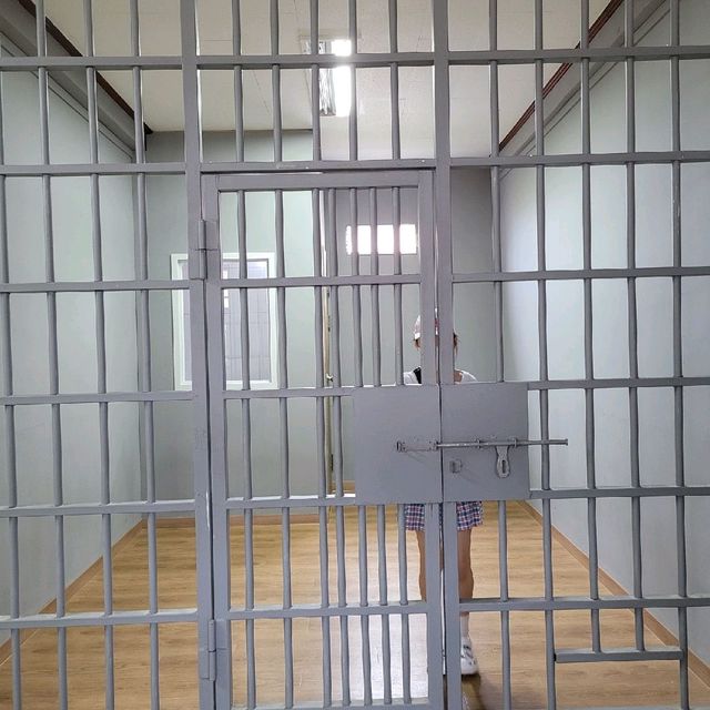 저는 아무 잘못도 하지 않았 [교도소세트장]