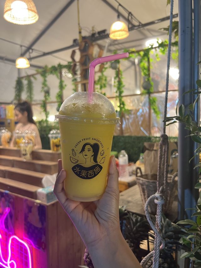 한국인도 태국인도 젊은이들에게 핫한 Jodd Fairs Market