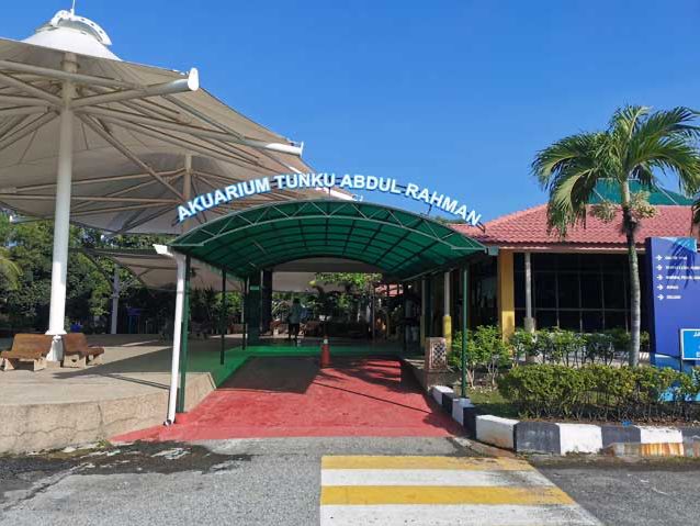 Penang Aquarium Batu Maung (Malaysia)