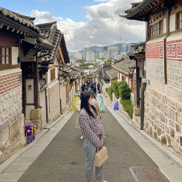 유명한 포토스팟 말고도 예쁜 곳이 많은 북촌한옥마을🪟