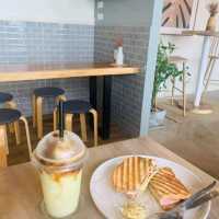 Little green café