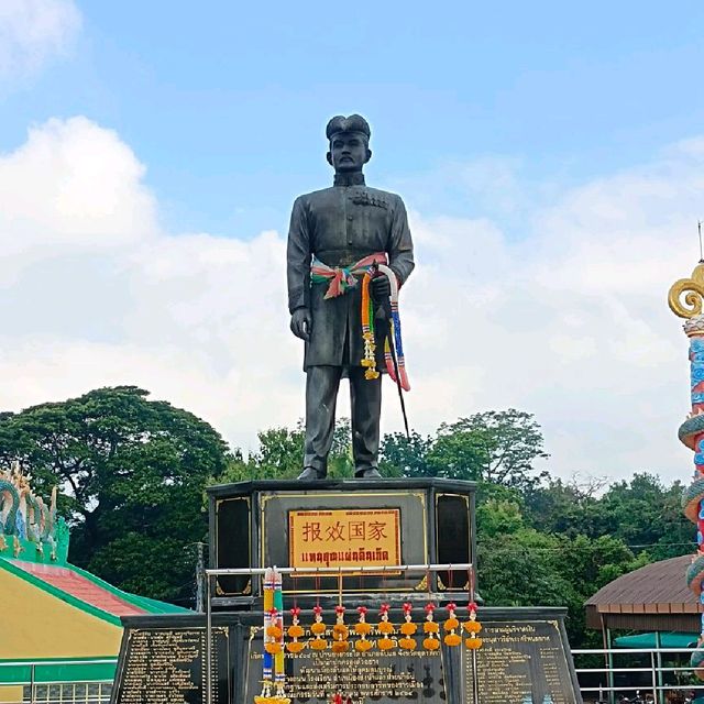 อนุสาวรีย์พระศรีพนมมาศ แห่งเมืองลับแล