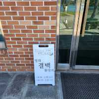 보령 청천저수지 스튜디오카페, "블루레이크"