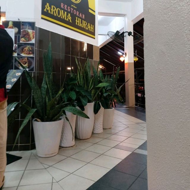 RESTAURANT AROMA HIJRAH  U2 SHAH ALAM 