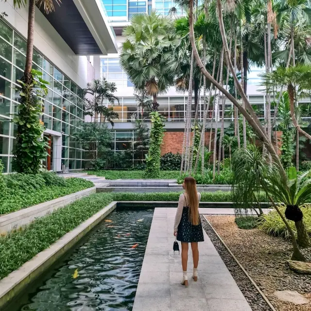 👉🏻 Change of scenery for a five-star hotel staycation in the heart of the city.