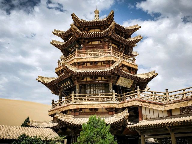 Dunhuang desert oasis adventure 