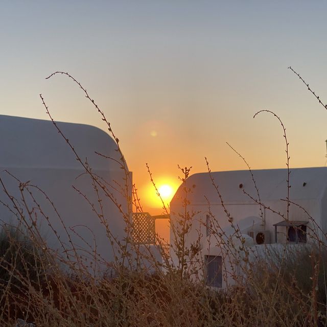 Santorini Vibes & Sunset Skies