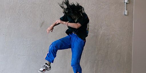 Advanced Contemporary Floorwork with Tia Ashley Kushniruk (亚 女弟) | Mile Zero Dance Society