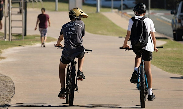 Bike Tour: French History | New Haven Green Flag Pole