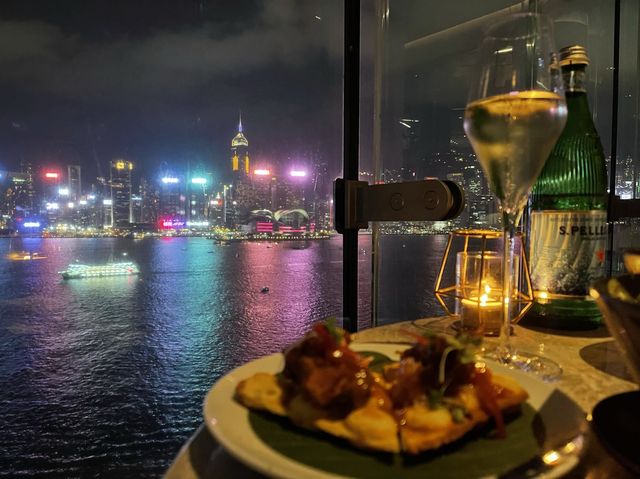能夠飽覽維港夜景🌃