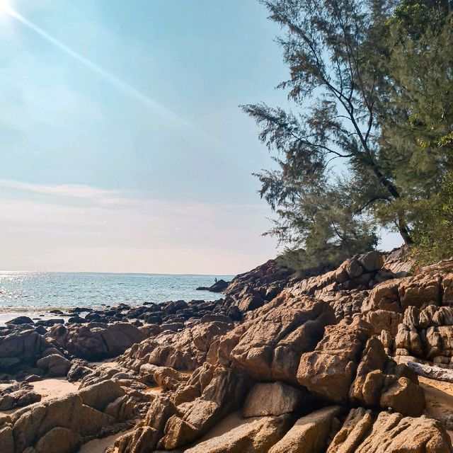 หาดในทอน & สะพานไม้• Phuket•