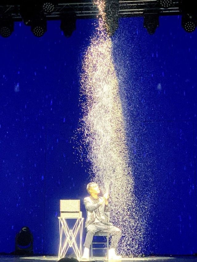 自從有咗契女，去邊玩都特別開心🥰 已經好耐無去海洋公園啦～ 今個聖誕節一於帶埋契女去海洋公園玩餐飽 啱啱過咗三歲仲可以參加好多新活動添 Ocean Park Christmas Actually 好