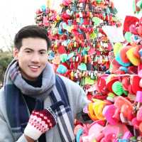 จุดคล้องกุญแจรัก​ที่​ N  Seoul  Tower