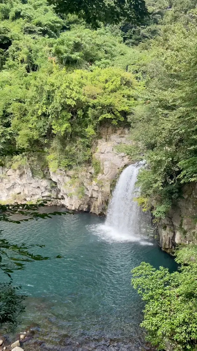 One of the few Cheonjeyeon water fall