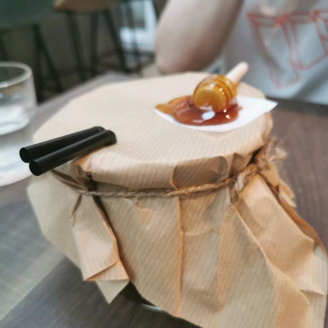 saturdate cocktail brunch