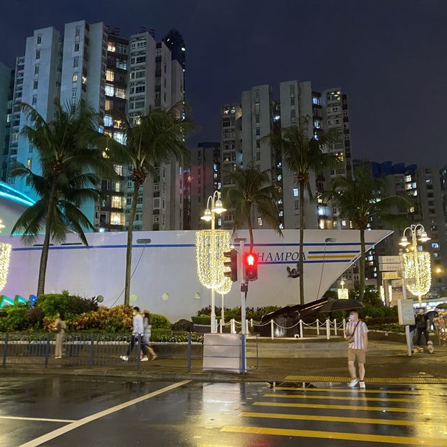 香港街頭有大船出沒😱？真身原來係商場？