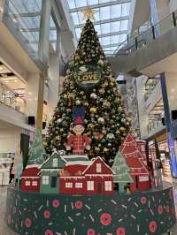 Beautiful mall by Singapore river