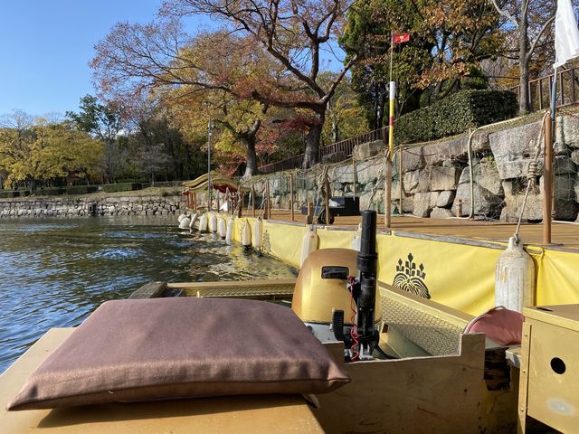 『大阪城御座船』で大阪城のお堀をクルーズ。
