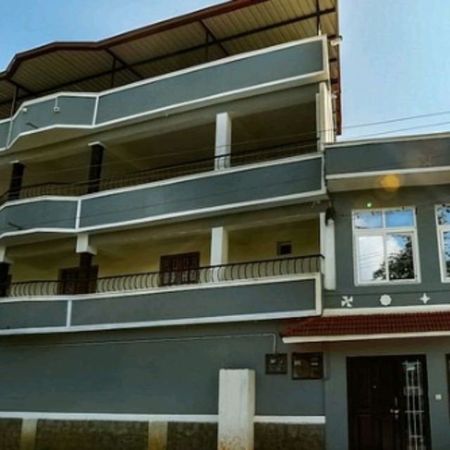 LEYAAS COTTAGE 