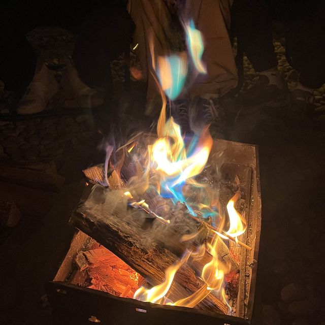 캠핑 장비 없이 캠핑을 즐길 수 있는 강변 글램핑!