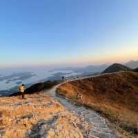 香港日落美景 🌄- 彎曲山 