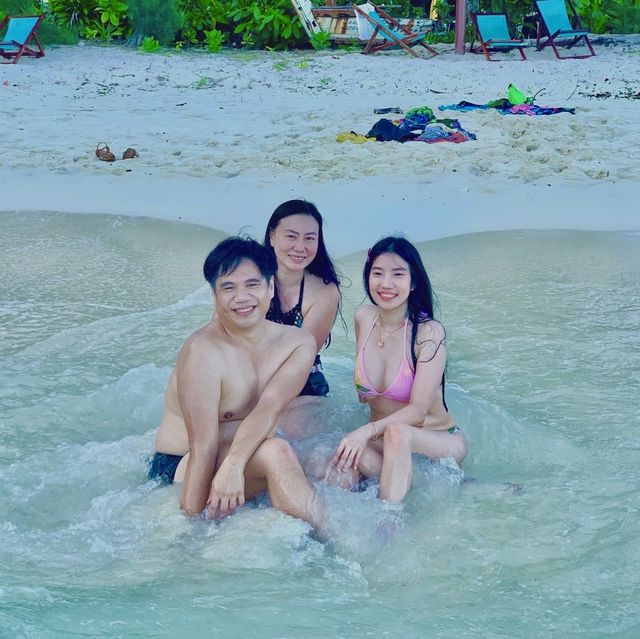 Long beach เกาะพีพีดอน น้ำใสสะอาด หาดทรายละเอียด 