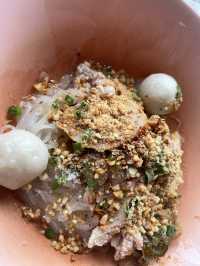 ก๋วยเตี๋ยวลูกชิ้นปลาลือชา แถวสมเด็จเจ้าพระยา