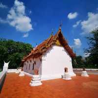 วัดป่าโมกวรวิหาร พุทธศิลป์ที่งดงาม