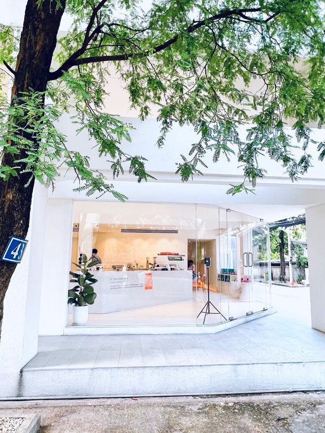 曼谷純白coffee shop 