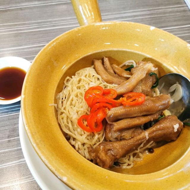 มาทานอาหารจีนรสดั้งเดิมที่ พูลสินภัตตาคาร กัน 😋