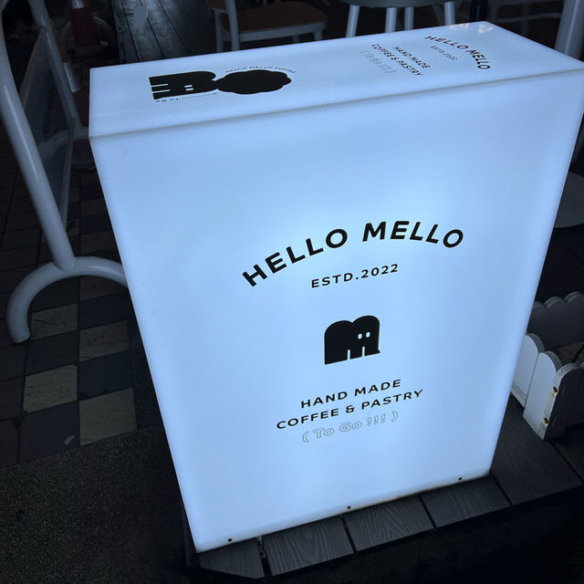 HELLO MELLO｜網美可愛配色咖啡店