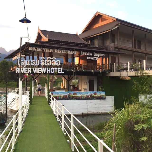 โรงแรมริเวอร์วิว วังเวียง