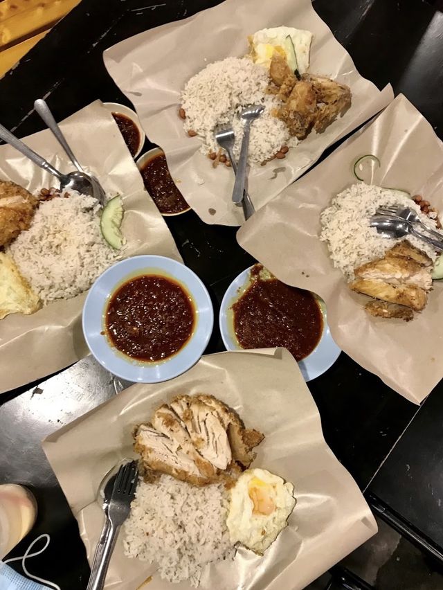 Nasi lemak wak kentut, free flow of sambal 