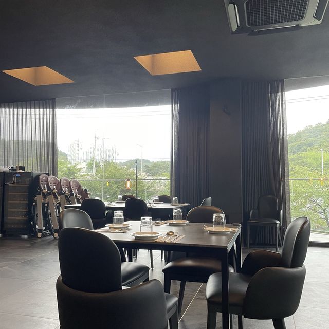 갤러리를 방불케하는 울산 레스토랑 부조화숲 🌳