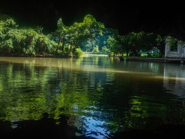 beautiful river cruise in tam coc