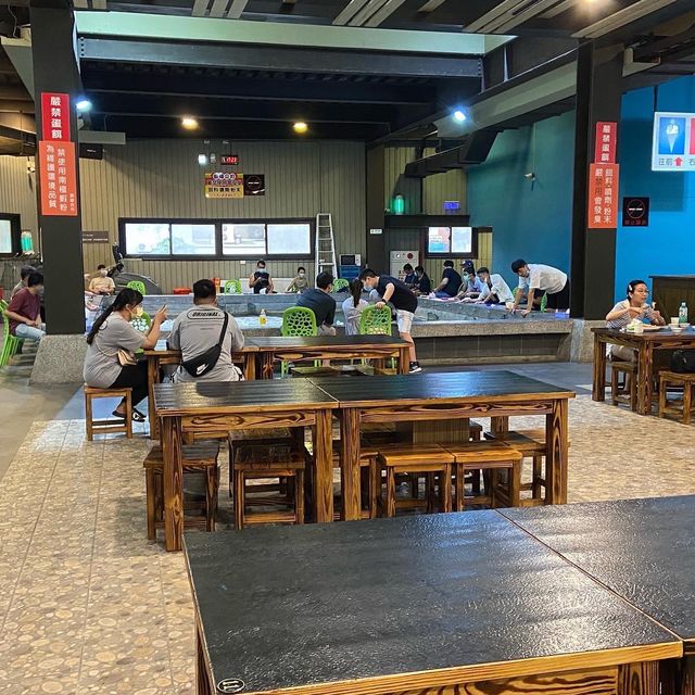 ［新竹市/香山］ 蝦暢複合式餐廳🦐｜有冷氣的釣蝦場就給過 環境乾淨整潔完全不會臭٩(ˊᗜˋ*)و 