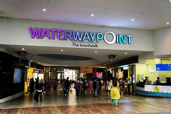 UNIQLO  Waterway Point opens today with special deals  free water bottle  giveaway  Great Deals Singapore