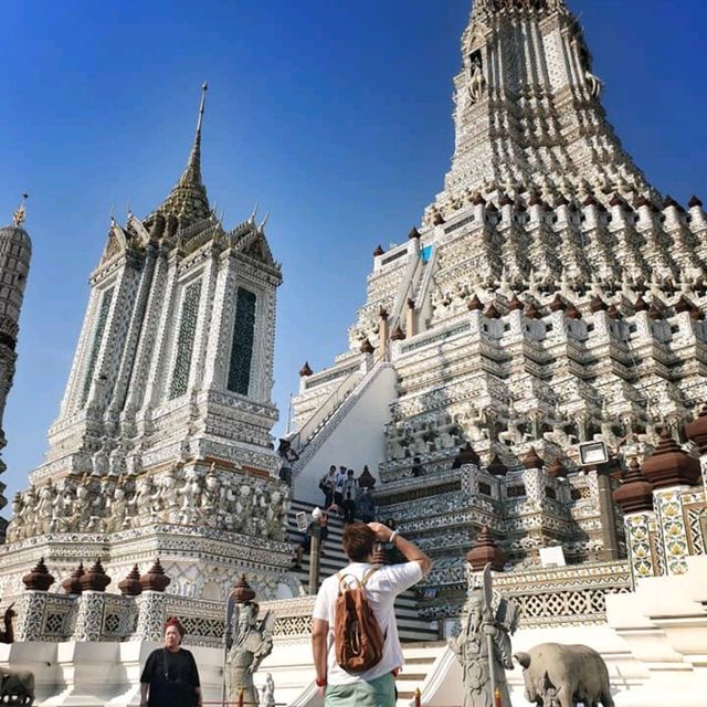 สัญลักษณ์ของ กรุงเทพฯ ที่อยู่บนฝั่งธนบุรี