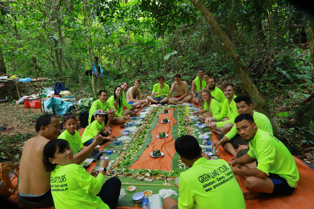 Tour Hang Rục Mòn ( Ruc Mon Cave 1 Adventure )