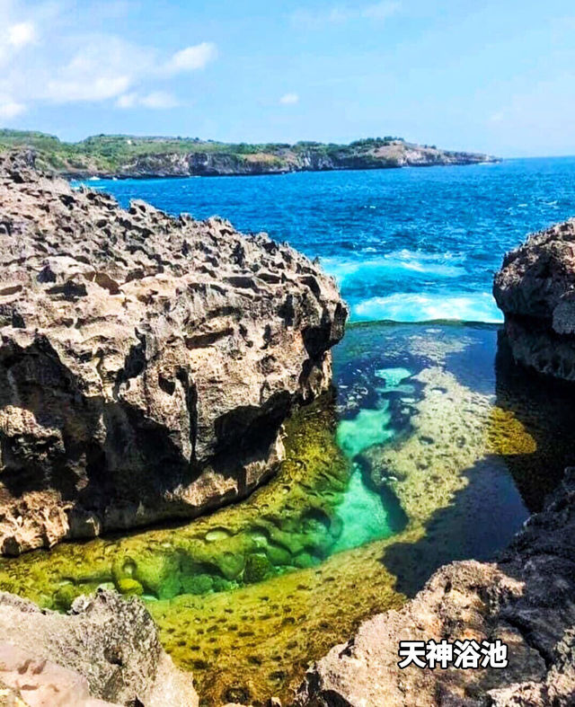 When you come to Bali, you must go to the picturesque Penida Island for photos.