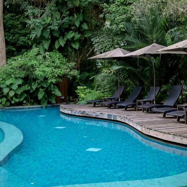 รีสอร์ทสวยริมทะเล ใกล้สนามบินภูเก็ต