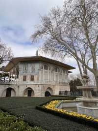 Place to visit in Istanbul: Dolmabahçe Palace