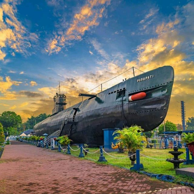 Monumen Kapal Selam
