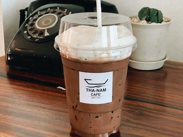 ท่าน้ำคาเฟ่  กำแพงเพชร วิวดีติดแม่น้ำปิง