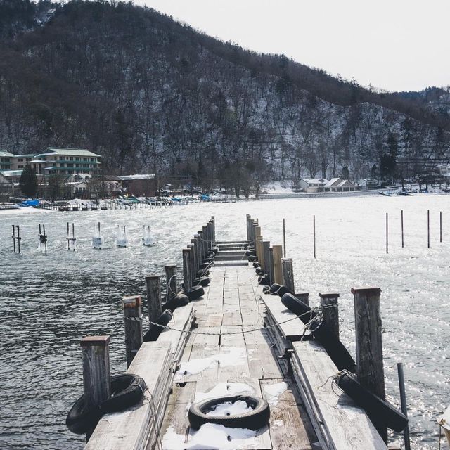 Lake Chūzenji in winter