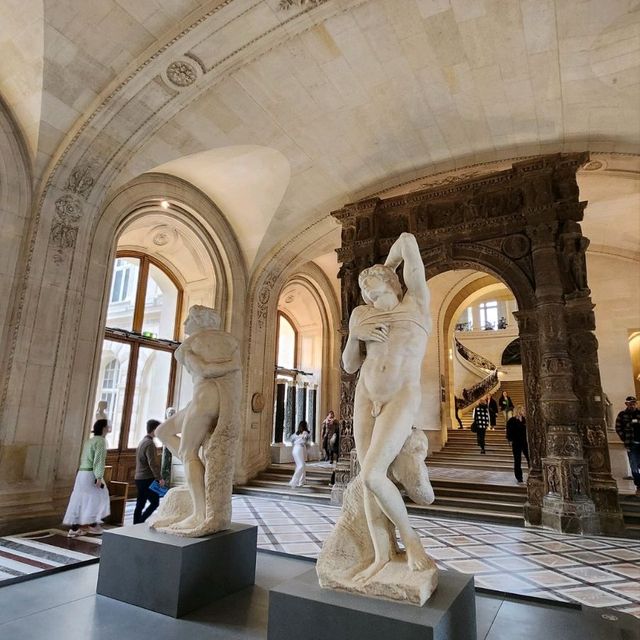 巴黎必去景點 ~ 盧浮宮博物館