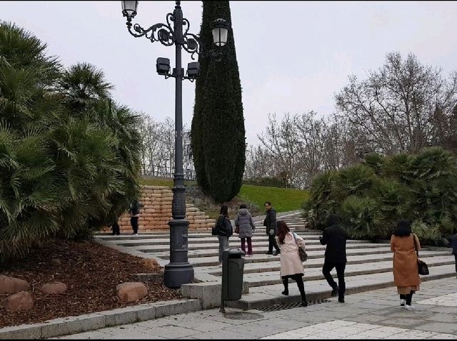 Monumento a los Caidos - Madrid